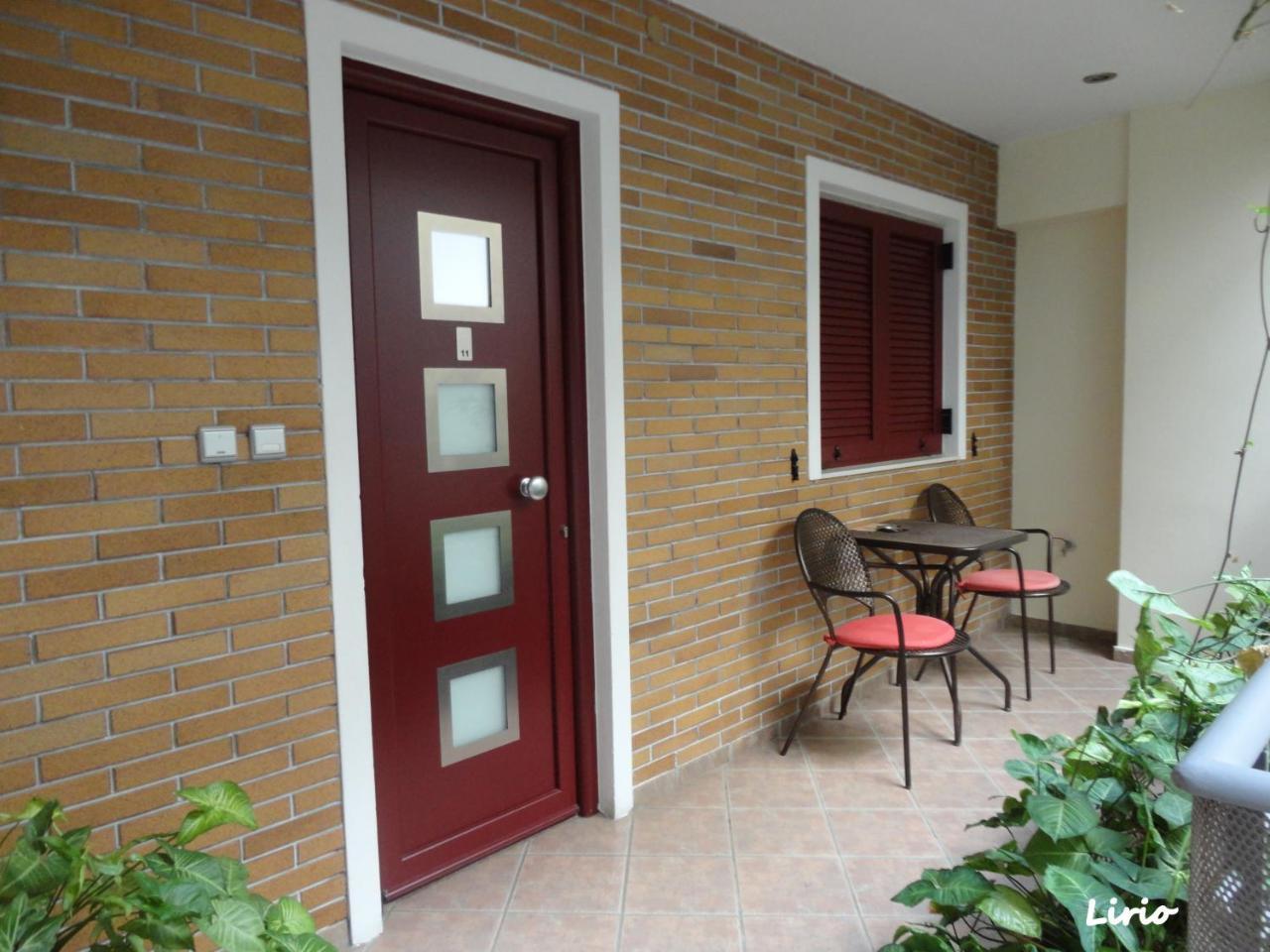 Lirio Guest House Makrakomi Exterior photo
